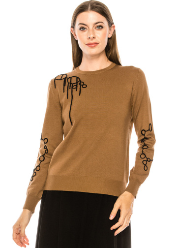 Embroidered sweater in camel