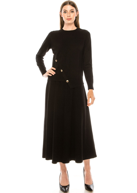 Button decor basic sweater in black