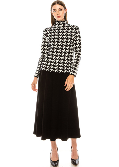 High neck houndstooth sweater in white