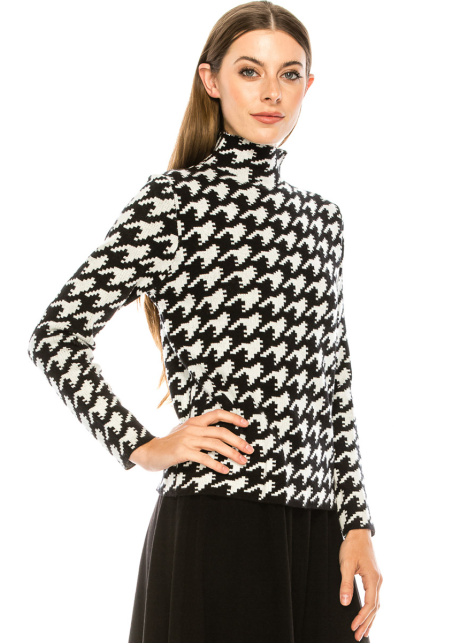High neck houndstooth sweater in white