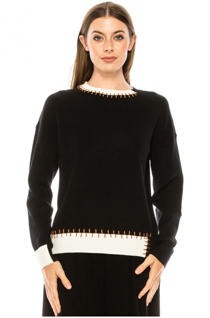 Crew neck black sweater with patch details