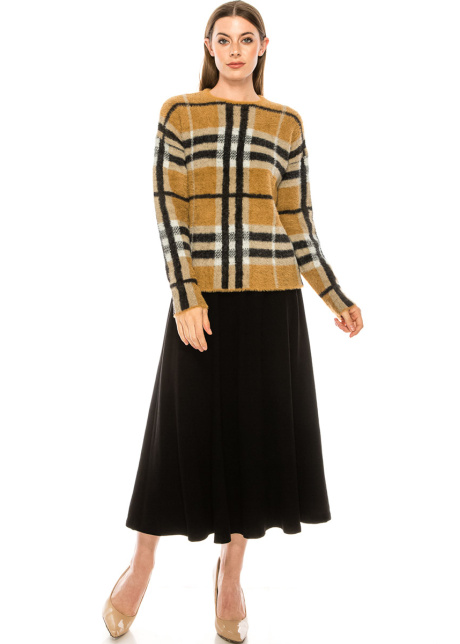 Crew neck plaid sweater in camel