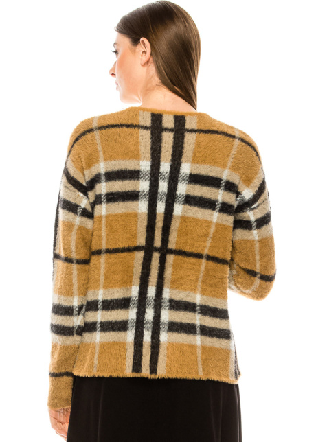 Crew neck plaid sweater in camel