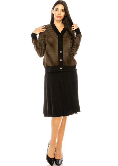 Classy plaid cardigan in black
