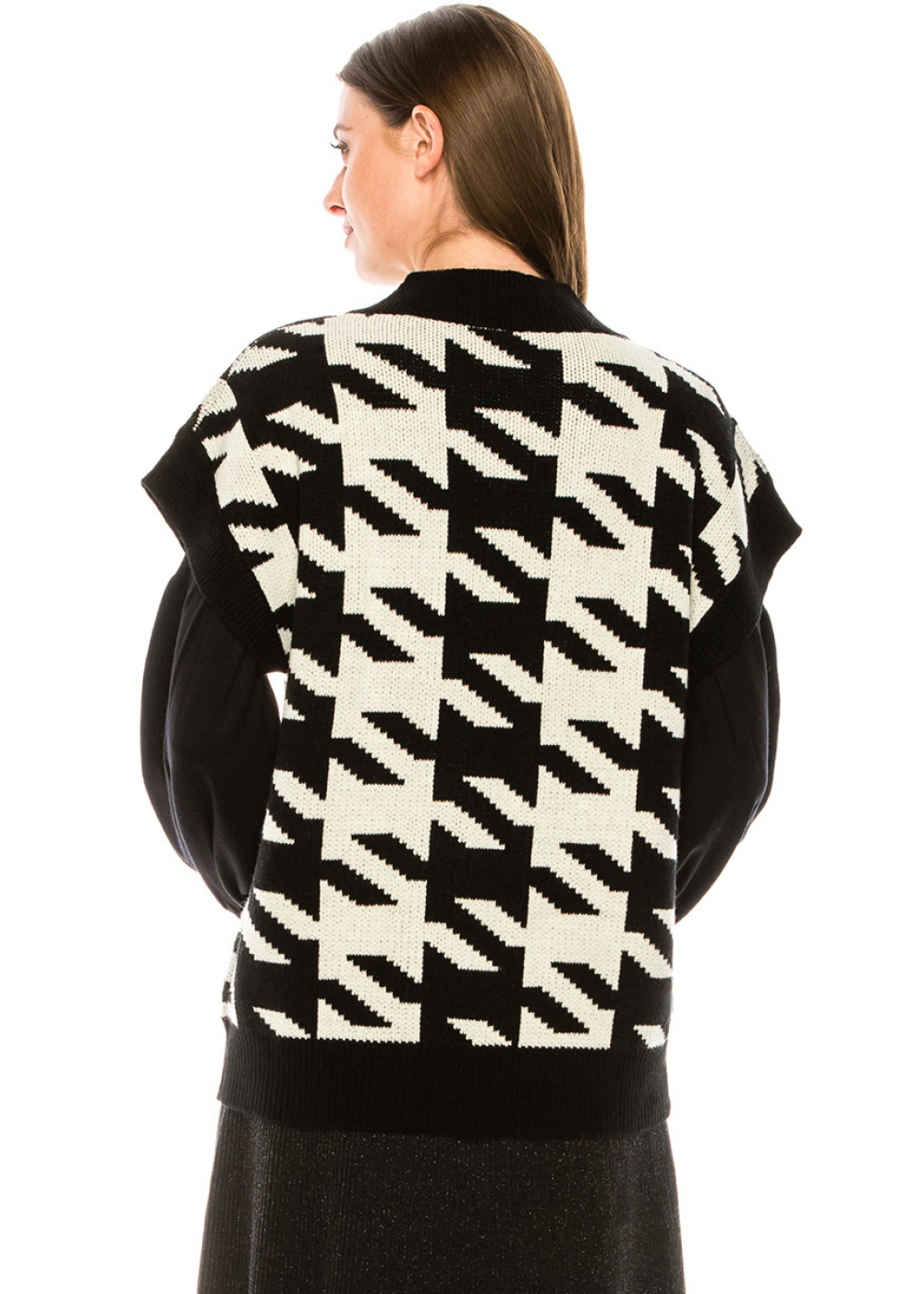 V-neck knitted vest in black