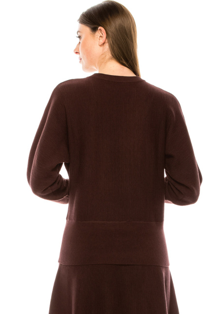 Slim sweater with voluminous sleeves in brown
