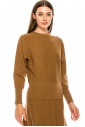 Slim sweater with voluminous sleeves in camel