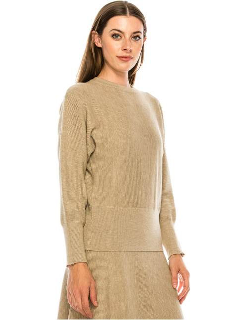 Slim sweater with voluminous sleeves in oatmeal
