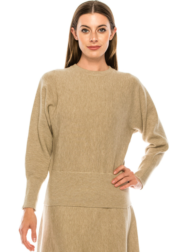 Slim sweater with voluminous sleeves in oatmeal