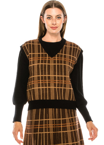 Two-layer camel and black sweater