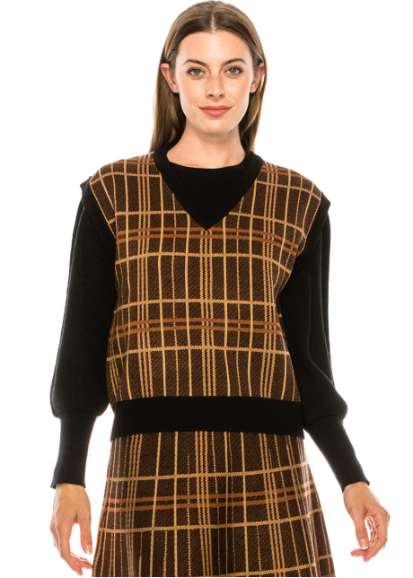 Two-layer camel and black sweater