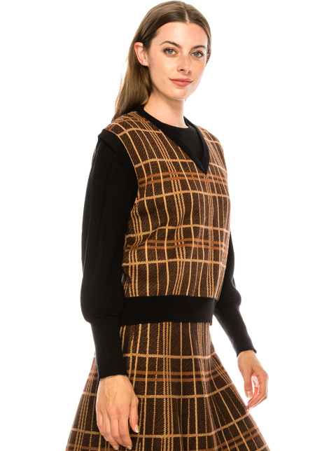 Two-layer camel and black sweater