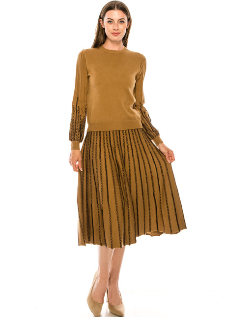 A-line skirt with embroidery in camel