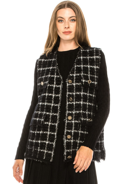 Buttoned checkered vest in black and white