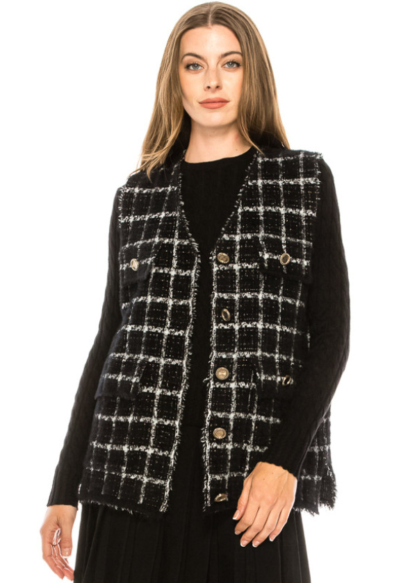 Buttoned checkered vest in black and white