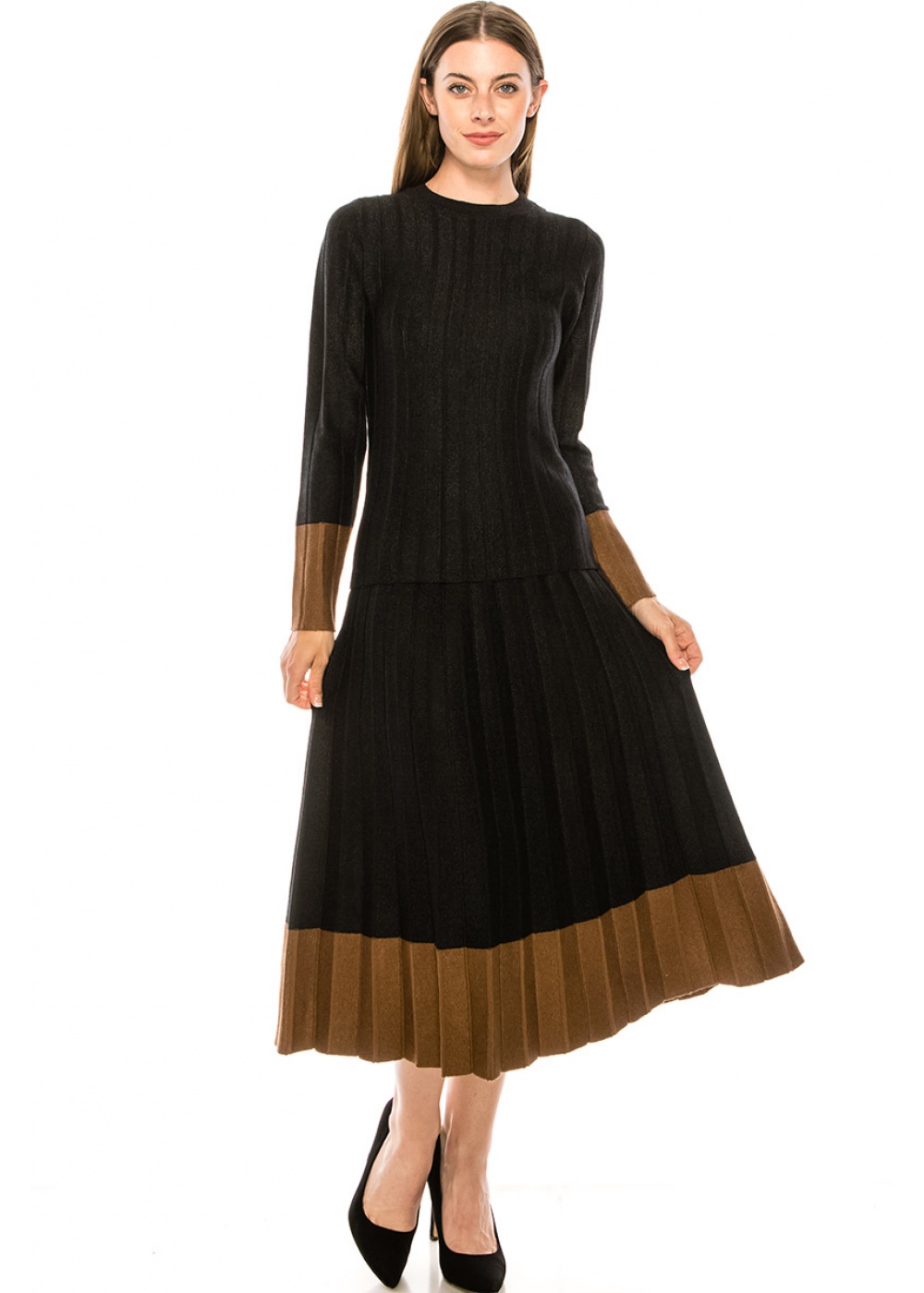 High-waist black pleated skirt with brown hem