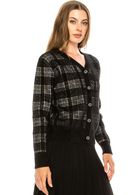 Checkered cardigan in black and white