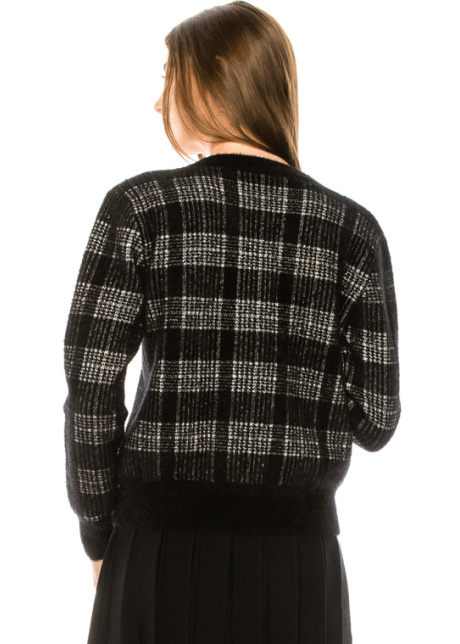 Checkered cardigan in black and white