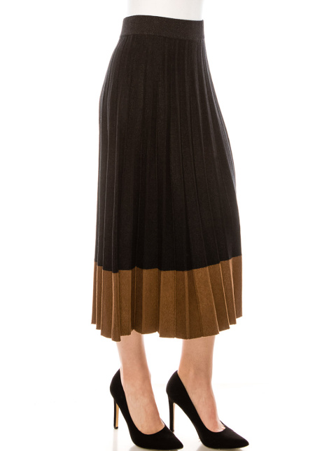 High-waist black pleated skirt with brown hem