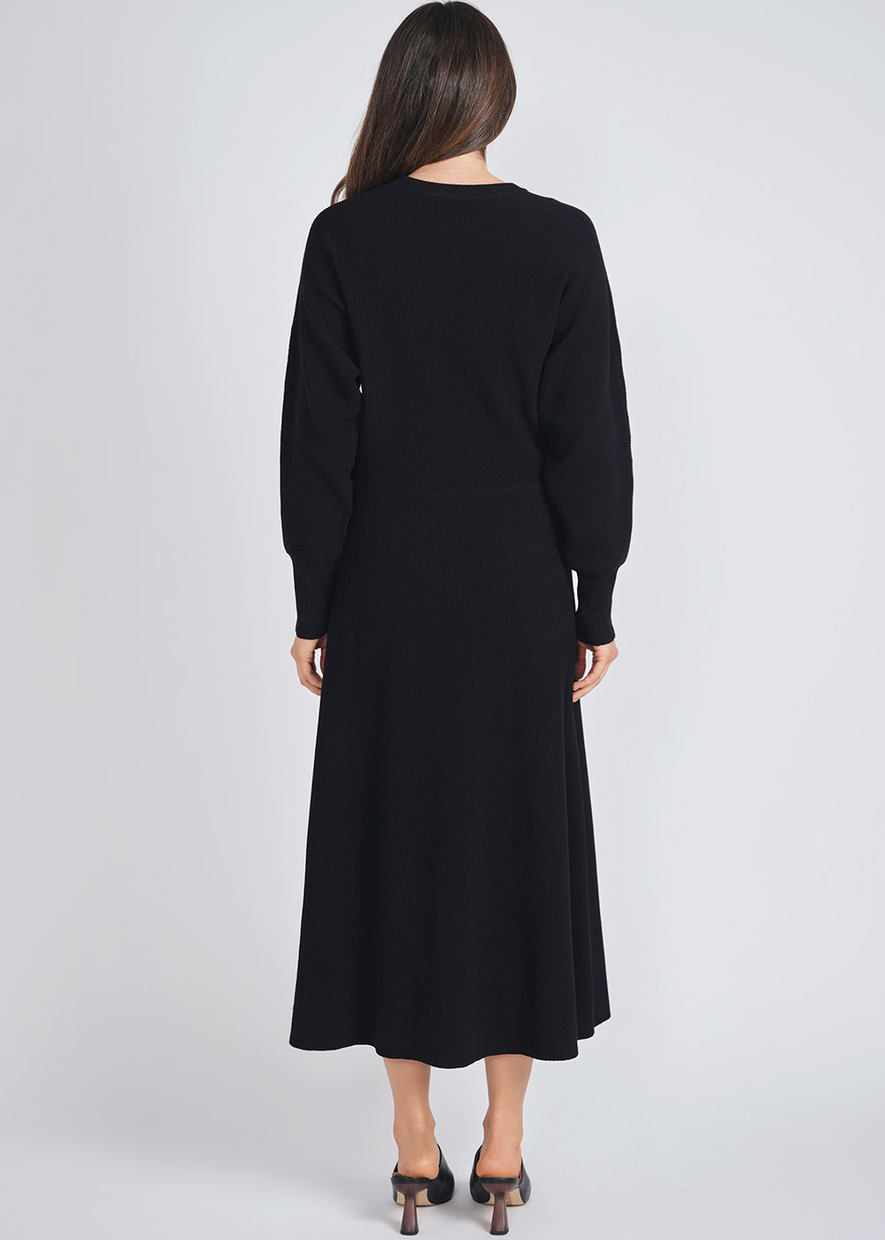 Sleek Black Dress in Ribbed Knit Design
