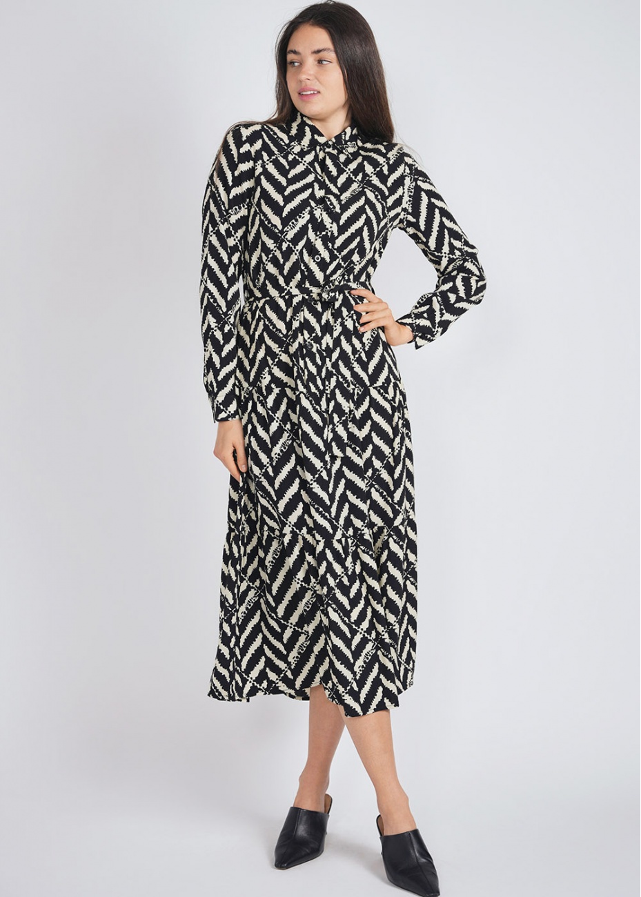 Long-Sleeved Black & White Dress with Classic Shirt Neckline