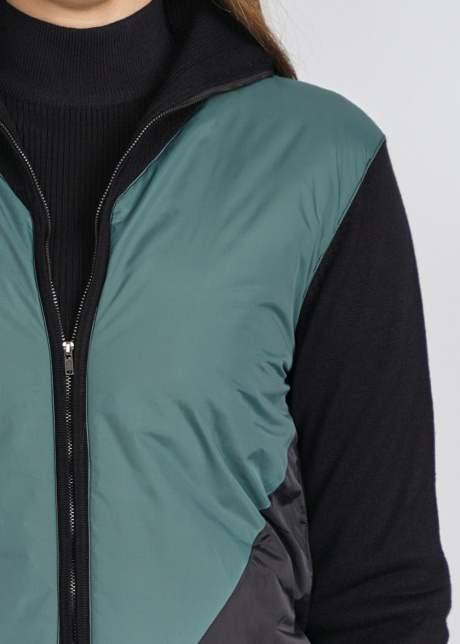 Modern Quilted Green Cardigan: Zip-Up with Raised Collar