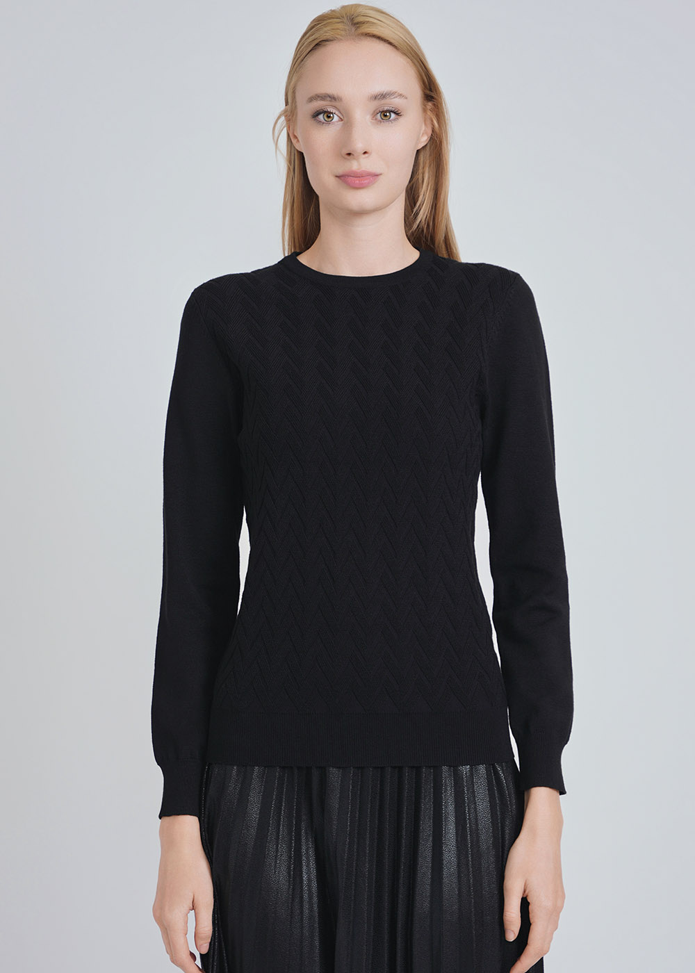 Black Sweater: Relaxed Knit, Effortless Look