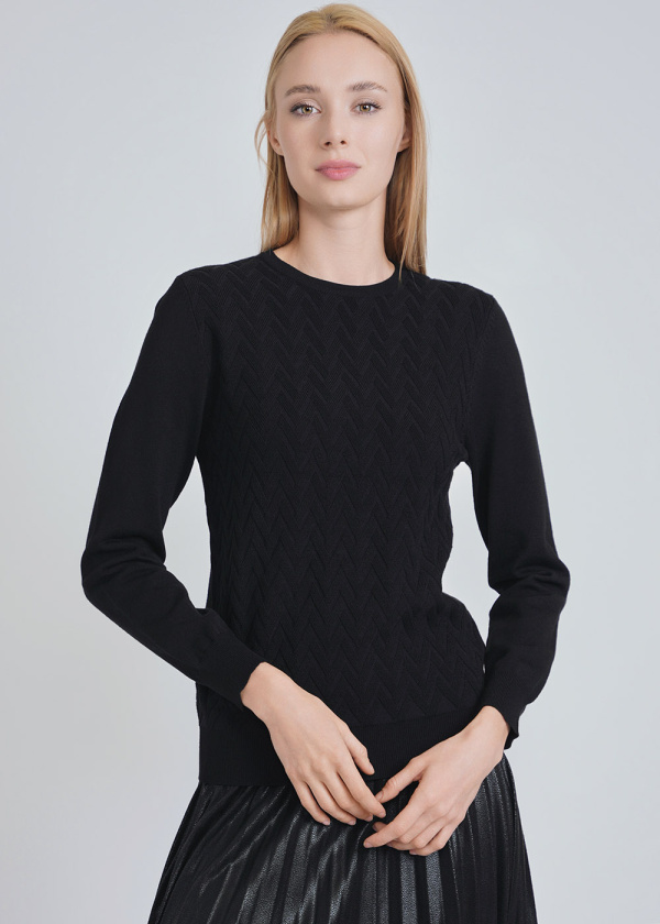 Black Sweater: Relaxed Knit, Effortless Look