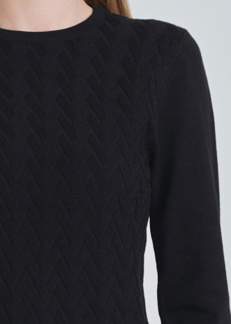 Black Sweater: Relaxed Knit, Effortless Look