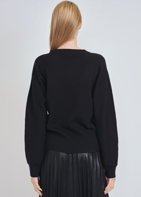 Stylish Black V-Neck Sweater in Ribbed Knit
