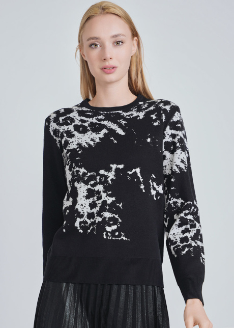 Black Crewneck Top with White Detailing