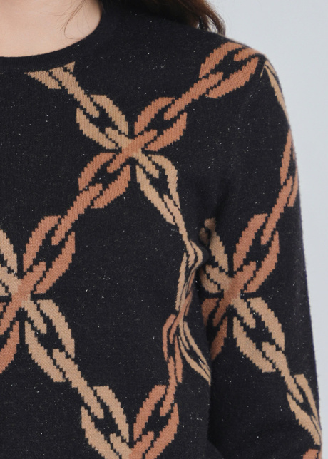 Chain-Themed Black Soft Knit