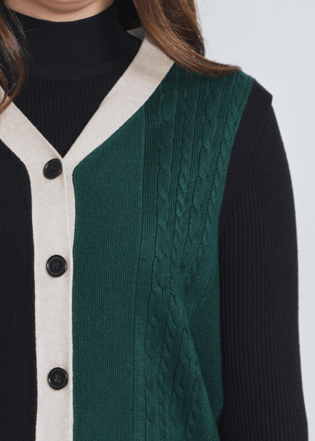 Textured Elegance: Black and Green Cable Knit Vest