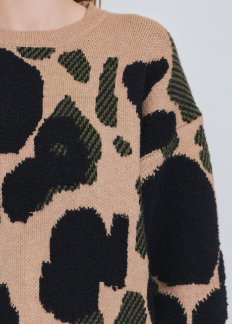 Warm Camel Sweater with Dark Hints
