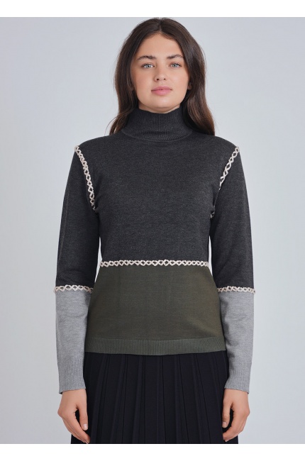 Cozy Grey Knit: Sweater with Color Block Patterns & Embroidery