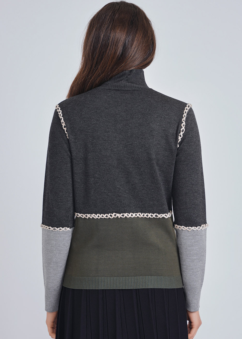 Cozy Grey Knit: Sweater with Color Block Patterns & Embroidery