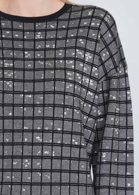 Silver Mosaic: Knitwear with Jet Black Trim