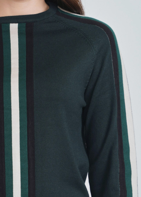 Cozy Green Knit with Striped Pattern & Stretchy Edges.