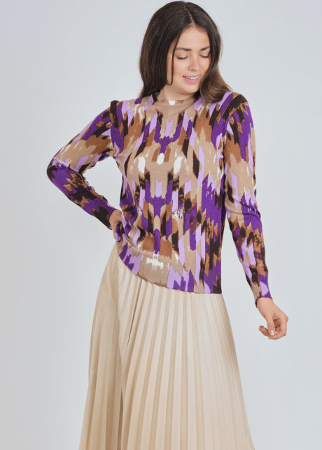 Enchanted Purple: Sweater with Dreamy Designs