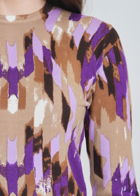 Enchanted Purple: Sweater with Dreamy Designs