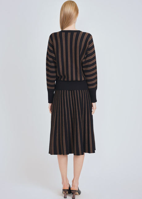 Refined Black Knit with Camel Features