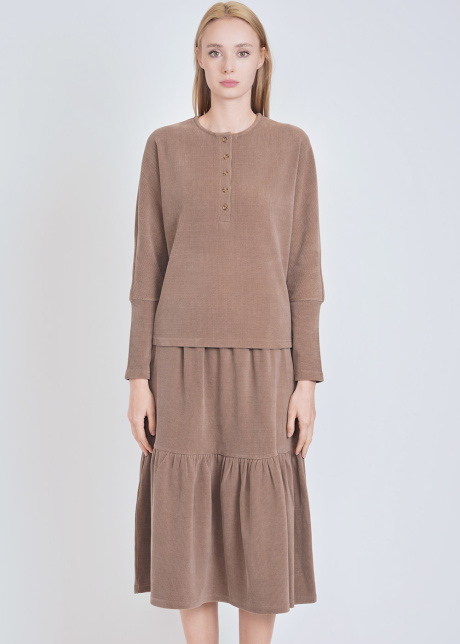 Ribbed Camel Long Sleeve Tee: Timeless Comfort
