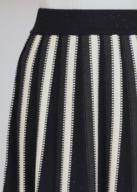 Linear Contrast Midi Skirt