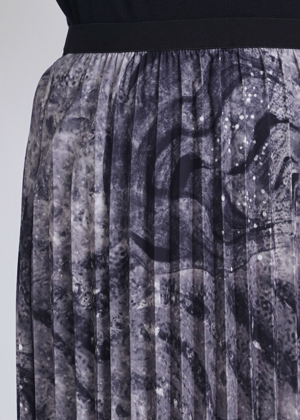 Creative Expression Grey Midi Skirt
