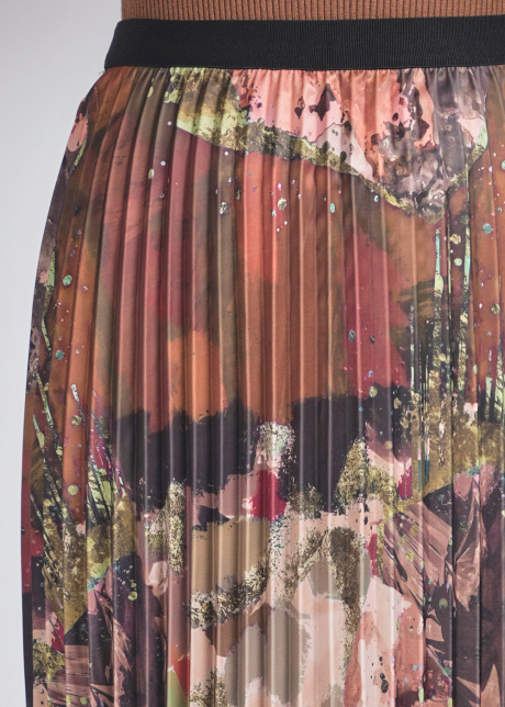 Pleated Perfection: Abstract Brown Midi Skirt
