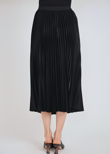 Soft Radiance Black Skirt 32"