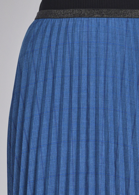 Timelessly Trendy Blue Pleated Plaid Midi