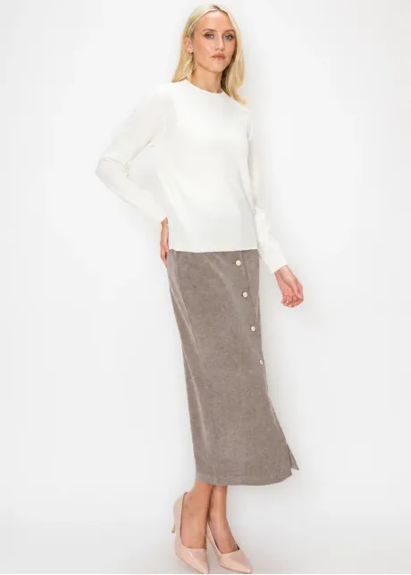 Fine-Knit White Sweater with Ribbed Cuffs