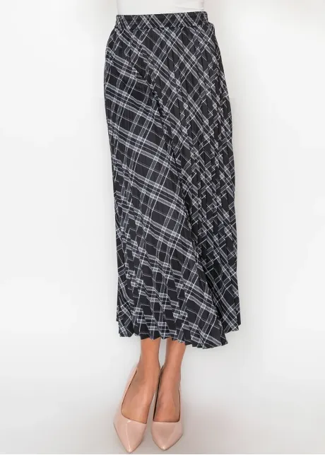 Pleated Skirt in Black and White Plaid