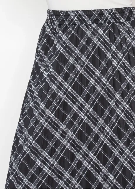 Pleated Skirt in Black and White Plaid